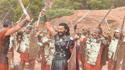 خالد النبوي يوجه رسالة لطاقم عمل فيلم 