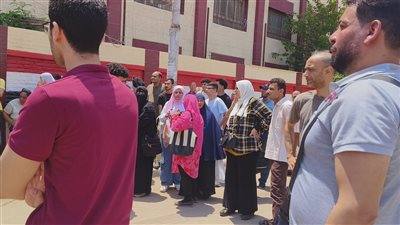 طلاب الثانوية العامة بالدقهلية العربي صعب والنحو ولبلاغة زعلونا 