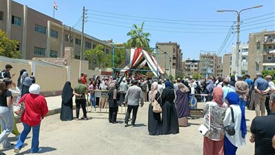 تباين آراء طلاب الثانوية العامة بالقليوبية حول امتحان مادة اللغة العربية 
