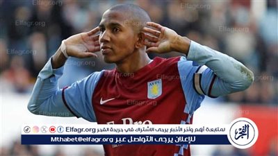 أشلي يانج يمدد عقده مع إيفرتون لعام واحد