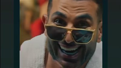 برفقة عمرو سعد.. أحمد سعد يروج لأغنيتهم الجديدة 