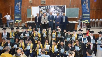 كلية تكنولوجيا صناعة السكر والصناعات التكاملية بجامعة أسيوط تحتفل بتخريج طلاب الدفعة الخامسة