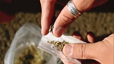 بقصد الاتجار.. التحقيق مع عاطل لحيازته مخدر الحشيش في كرداسة