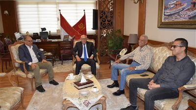 محافظ بورسعيد يستقبل مستشار رئيس مجلس الوزراء للمشروعات القومية لمتابعة عدد من المشروعات