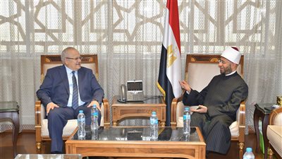 وزير الأوقاف يستقبل رئيس جامعة القاهرة بالعاصمة الإدارية 