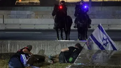 الحرب في غزة تدخل شهرها العاشر ومظاهرات إسرائيلية تطالب بصفقة تبادل فورية للرهائن