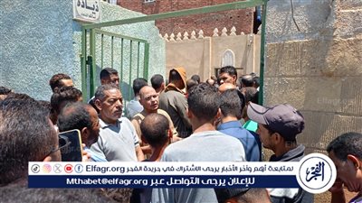 لقيوها فى شوال.. تشييع جثمان طفلة عثر عليها مقتوله وملقاة أمام منزل والدها بالفيوم 