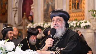 البابا تواضروس يكريم أوائل الشهادة الإعدادية 