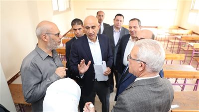 تفاصيل جولة وزير التعليم لعددا من المدارس ذات الكثافات العالية للوقوف على التحديات الواقعية