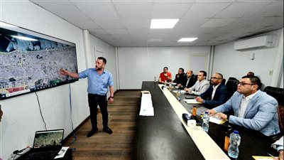 وزير الإسكان يتابع تنفيذ وحدات 