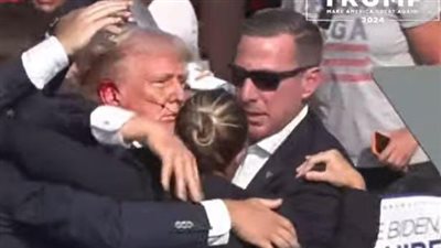 عاجل - إطلاق نار ومحاولة اغتيال ترامب وسط حشود انتخابية (فيديو)