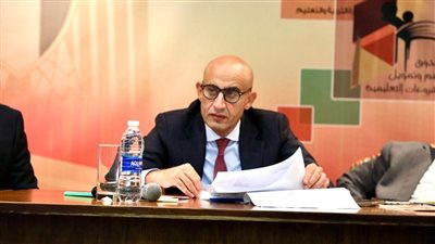 وزير التعليم يناقش أهم المقترحات والحلول المقدمة لمواجهة تحديات الكثافات الطلابية وعجز المعلمين 