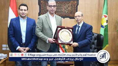 محافظ الفيوم يستقبل وفدًا من نقابتي الأسنان والأطباء البيطريين للتهنئة بتجديد الثقة 