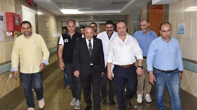 محافظ بورسعيد يتفقد مستشفى 30 يونيو جنوب بورسعيد بعد السيطرة علي تسريب اسطوانة 