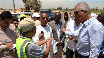 محافظ أسوان يتفقد الأعمال الجارية بالطريق الدائرى بلانة / كلابشة بنصر النوبة 
