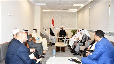 وزير الأوقاف يستقبل وفدًا من مشايخ شمال سيناء