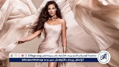 نادين نسيب نجيم بخاتم زواج من الألماس أثناء تكريمها في مهرجان بياف Biaf في بيروت 