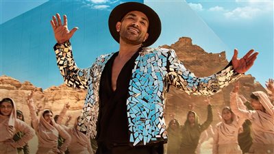 “عيش اللحظة”.. أحمد سعد يروج لأحدث أغانيه 