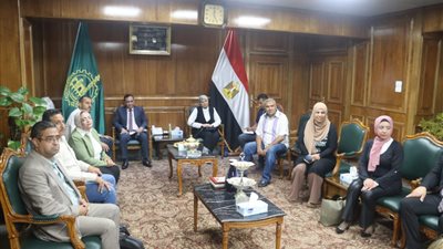 محافظ القليوبية يستقل لجنة المشروعات الخضراء والذكية 