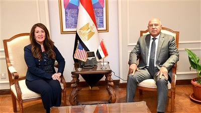 كامل الوزير يبحث مع السفيرة الأمريكية التعاون في تصنيع وسائل النقل