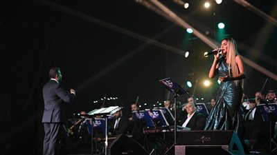 فهد الكبيسي وهند البحرينية في حفلات جولة المملكة (صور) 