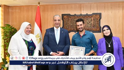 محافظ الفيوم يسلم شهادات التقدير لأوائل الإعدادية الذين اجتازوا 