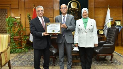 رئيس جامعة أسيوط يعلن عن اعتماد المعمل التجاري الإحصائي بكلية التجارة