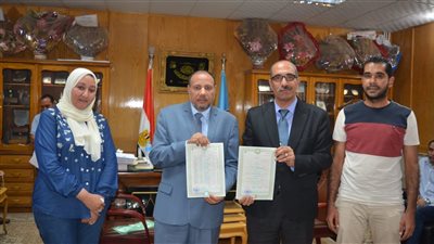 كلية التربية بنات بجامعة الأزهر بأسيوط تستخرج شهادات وبيان درجات جميع الفرق من منظومة الحرم الذكي كأول كلية فى فرع الجامعة
