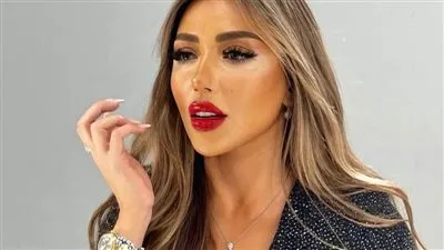 بسبب إطلالة جريئة.. سارة سلامة تتصدر التريند 