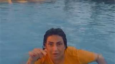 فيديو.. بدرية طلبة في أحدث ظهور لها داخل حمام سباحة