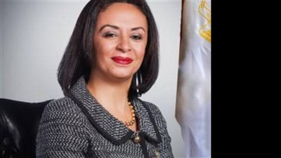 وزيرة التضامن الاجتماعي تتلقى تقريرًا عن خطوط الوزارة الساخنة 