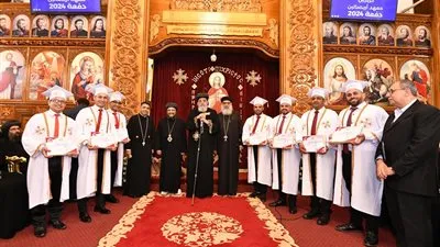  الأنبا باڤلي الأسقف العام لكنائس قطاع المنتزه يهنى البابا تواضروس بالعيد الـ ٣٦ لرهبنته 