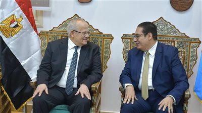 الخشت يهنئ الدكتور محمد سامي لتكليفه للقيام بأعمال رئيس جامعة القاهرة