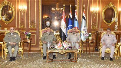 رئيس الأركان يلتقي رئيس أركان جيش البر بالجمهورية التونسية