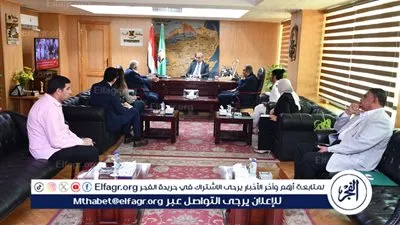محافظ الفيوم: يبحث إنشاء وحدة تعقيم للنباتات الطبية والعطرية بالمحافظة