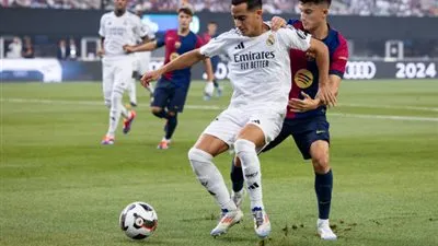 استئناف مباراة ريال مدريد وبرشلونة بعد توقف دام لـ45 دقيقة