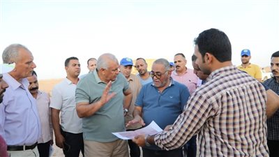 توطين 1400 أسرة واستصلاح 7000 فدان ومنح منازل للمستفيدين.. ماذا يحدث بالوادى الجديد؟