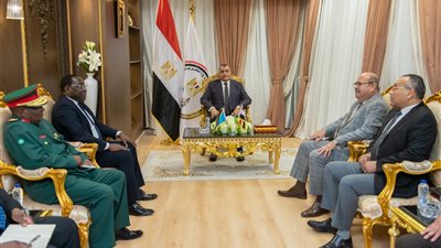 وزير الدولة للإنتاج الحربي يستقبل السفير التنزاني لبحث أوجه التعاون المشترك