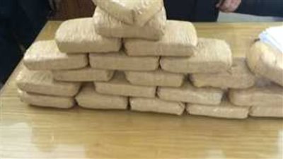 التحقيق مع 3 متهمين بحيازة 9 كيلو هيروين وبودر في شبرا