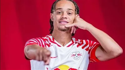 رسميا.. لابيزيج يتعاقد مع الهولندي تشافي سيمونز