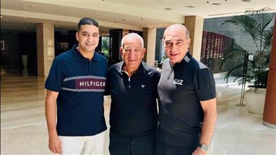 كامل أبو علي يجتمع بالمدير الفني للمصري لمناقشة استراتيجيات الفريق الأول