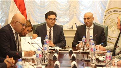 وزيرا التعليم والثقافة يبحثان سبل تعزيز آليات التعاون لتعزيز الوعي والثقافة لدى الطلاب