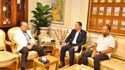 أبوالنصر يستقبل مدير عام منطقة أسيوط للشركة المصرية للاتصالات