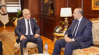 النائب العام يستقبل وزير الشئون النيابية والقانونية والتواصل السياسي