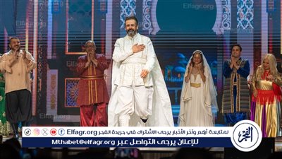 كريم عبد العزيز: 'استنونا في مهرجان العلمين بمسرحية 