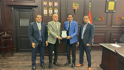 محافظ الاقصر يؤكد أهمية تشجيع الاستثمار في الزراعة والتصنيع الزراعي