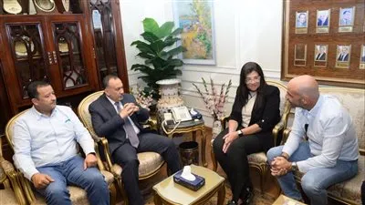 محافظ أسيوط يلتقي رئيس مجلس إدارة سيمكس لبحث سبل التعاون المشترك