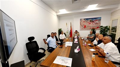 وزير الإسكان يستعرض الجداول الزمنية لإنهاء وتسليم الوحدات السكنية لحاجزيها بمدينة العلمين الجديدة