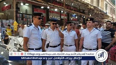 شرطة المرافق بالإسكندرية تشن حملة لرفع الإشغالات بسوق الورق 