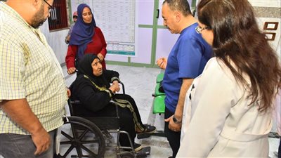 محافظ أسيوط يفاجىء العاملين بعيادات التأمين الصحى ومستشفى المبرة بحى شرق   